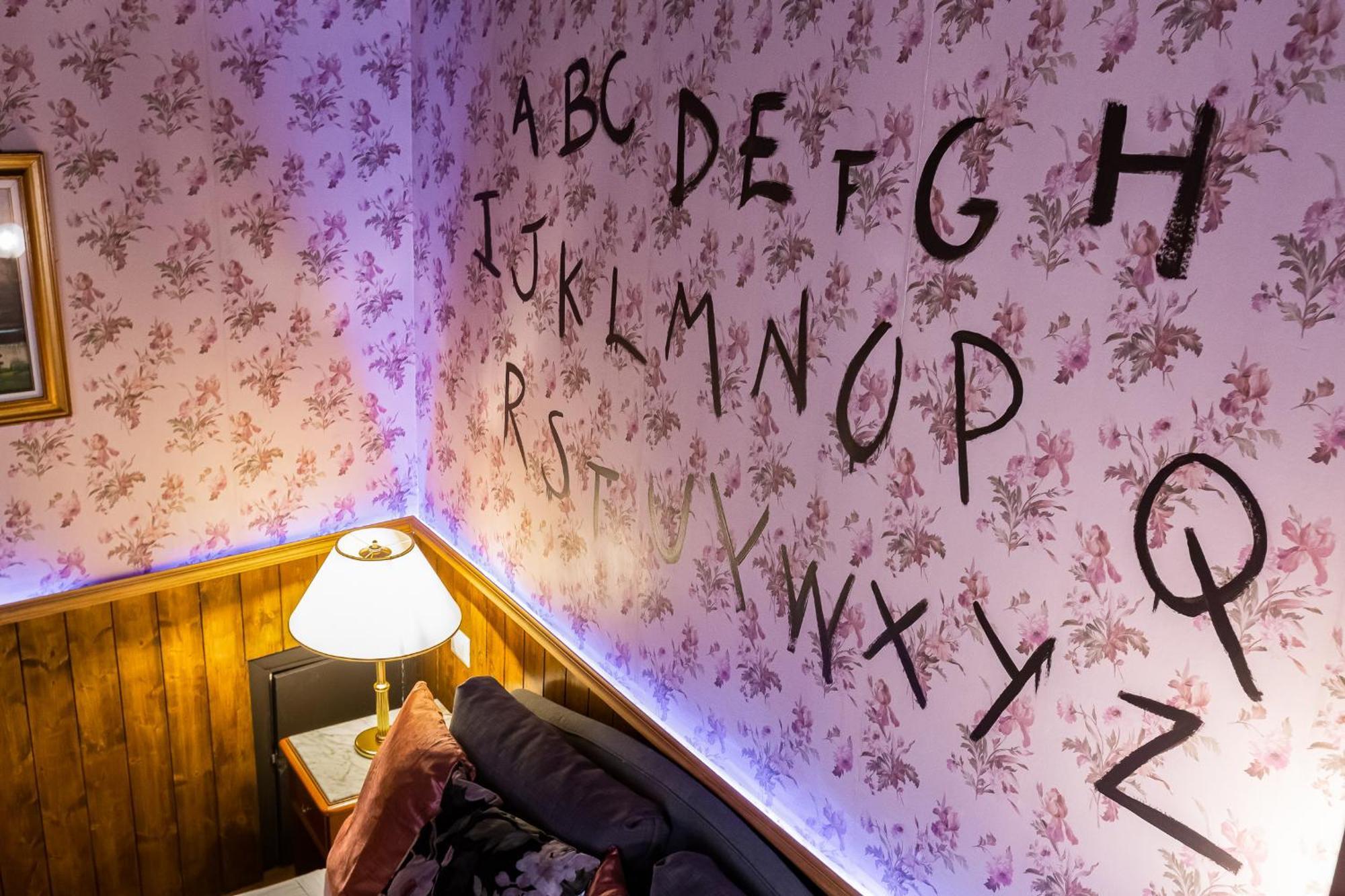 Apartment Stranger Pod Rom